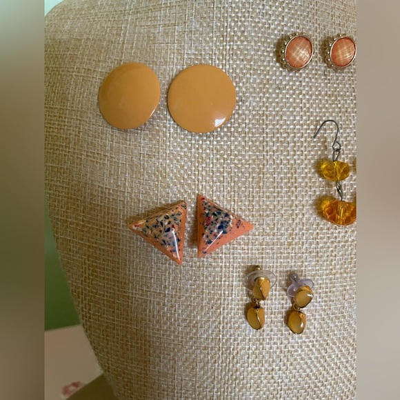 Stylish 5 Piece Orange and Gold Earring Lot - Picture 2 of 7